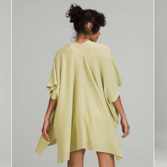 ✨ lululemon Merino Wool Short Sleeve Wrap ✨ - Picture 2 of 9